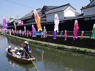 遊覧船・こいのぼり