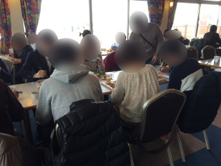 鴨川にて昼食