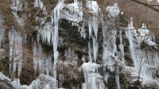 三十槌の氷柱