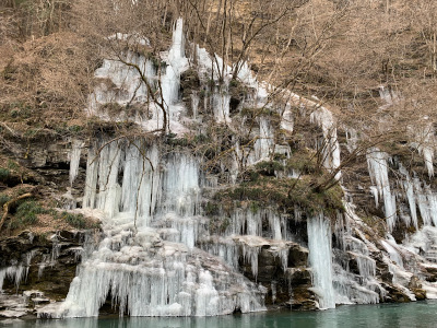 三十槌の氷柱